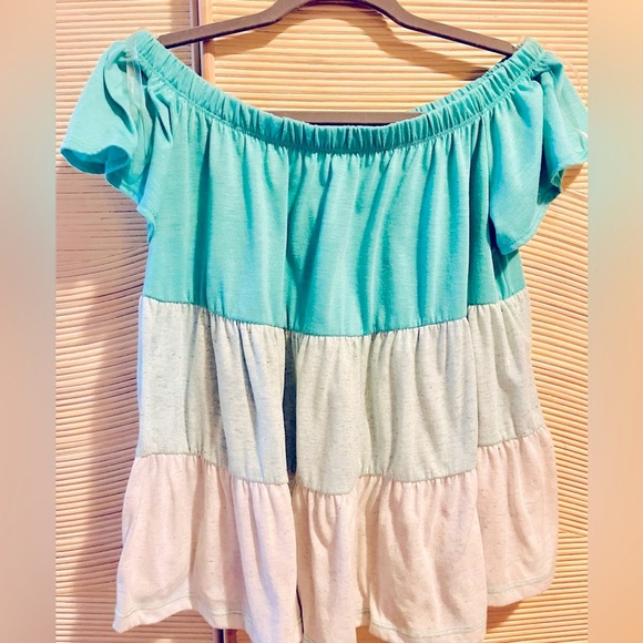 Entro tiered off the shoulder top - Picture 2 of 4